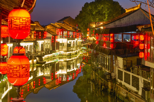 上海朱家角古镇夜景