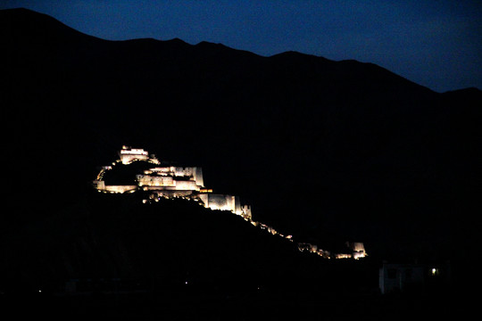 江孜宗山古堡遗址夜景