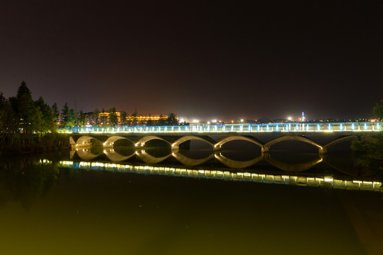 金华湖海塘公园步行桥夜景