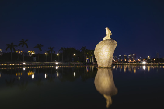 厦门筼筜湖白鹭女神广场夜景