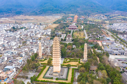 航拍云南大理崇圣寺三塔