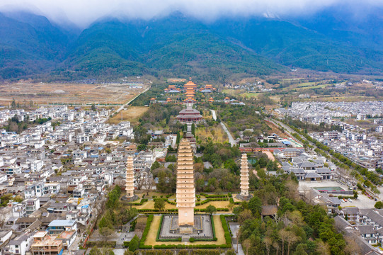 航拍云南大理崇圣寺三塔