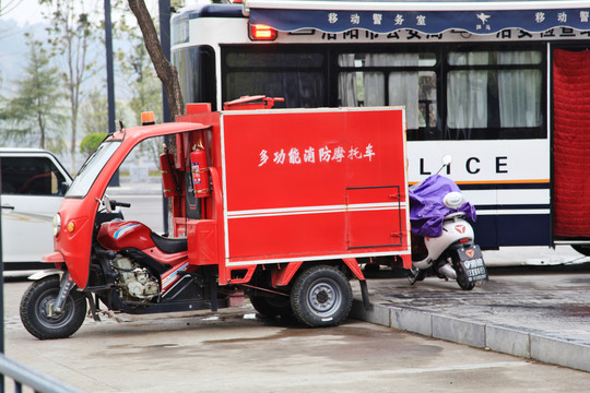 多功能消防摩托车