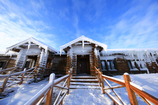 冬季雪原木屋