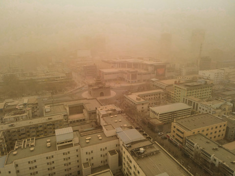 沙尘暴天气下银川城市鼓楼