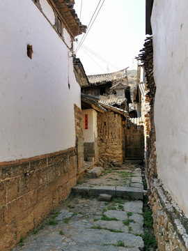 云南民居老建筑老巷子照片