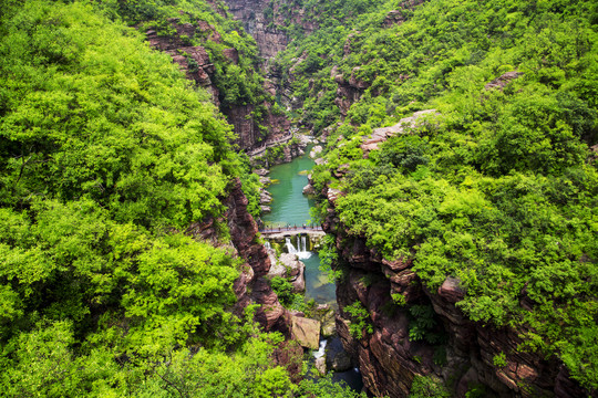 青山绿水好河山