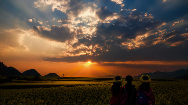 天空晚霞