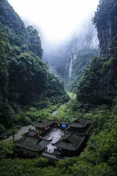 武隆天坑地缝天生三桥