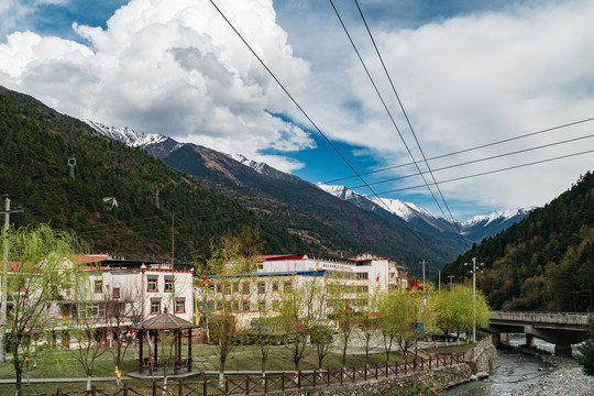 中国四川西部高原雪山风光