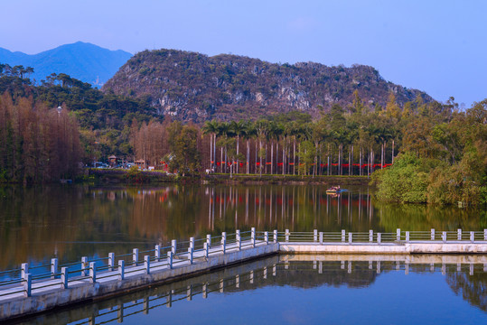 星湖小景