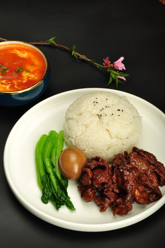 黑椒牛肉饭套餐