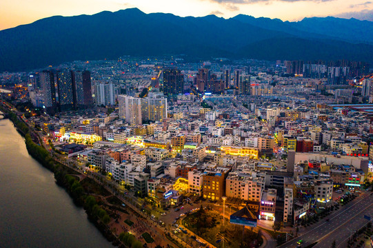 航拍云南大理市区夜景风光