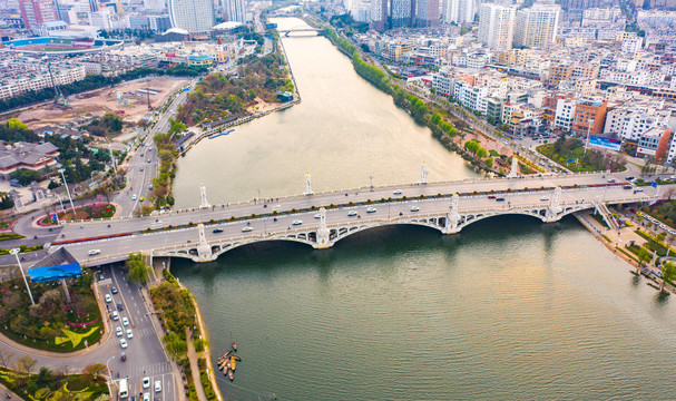 航拍云南大理市区风光