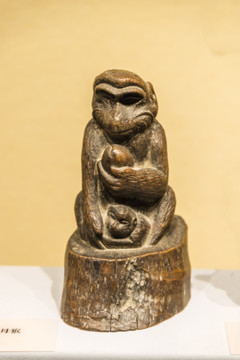 竹雕子母猴