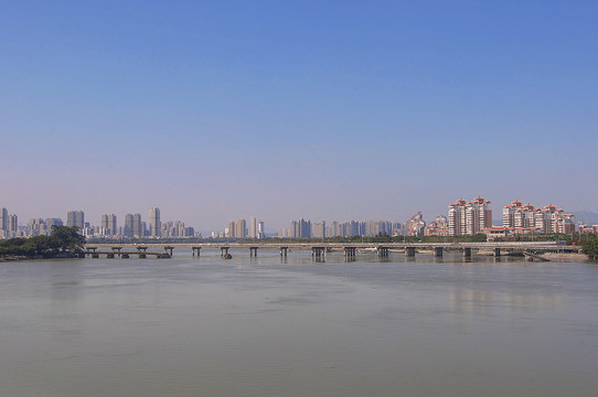 晋江江面和顺济桥