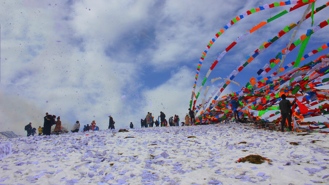 临夏太子山煨桑台