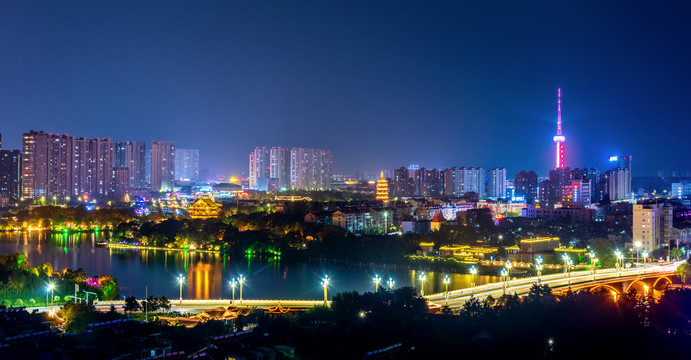 中国江苏泰州凤城河夜景风光