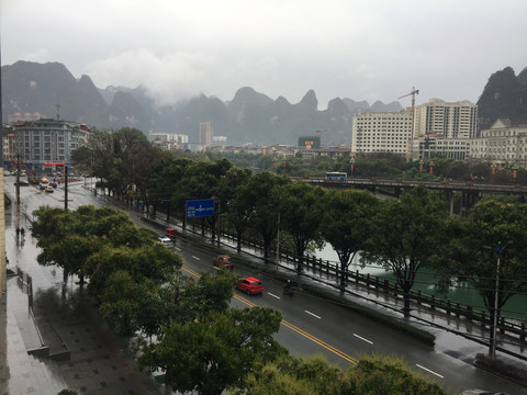 雨后的金城江