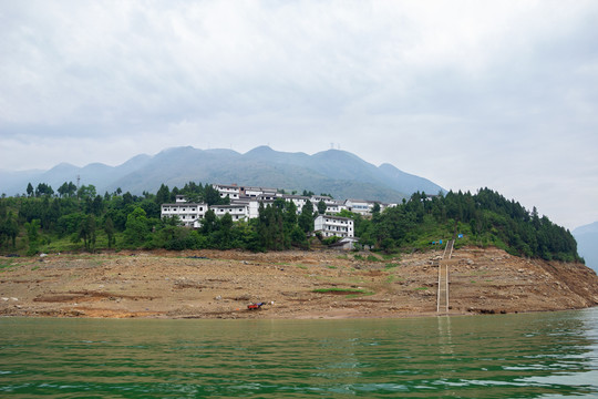 三峡水库大宁河移民新居