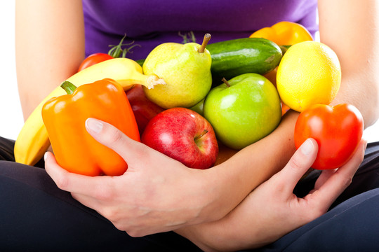 健康饮食，快乐女人带水果和蔬菜，闭嘴