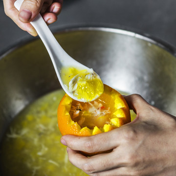 蟹酿橙烹饪过程