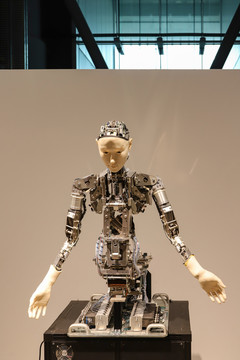 人型机器人