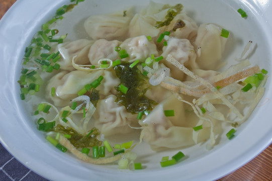 一碗馄饨的特写