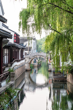 中国苏州平江路古城老街和运河