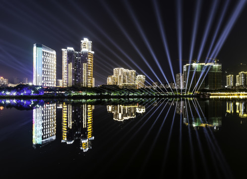 安溪大龙湖夜景灯光秀倒影