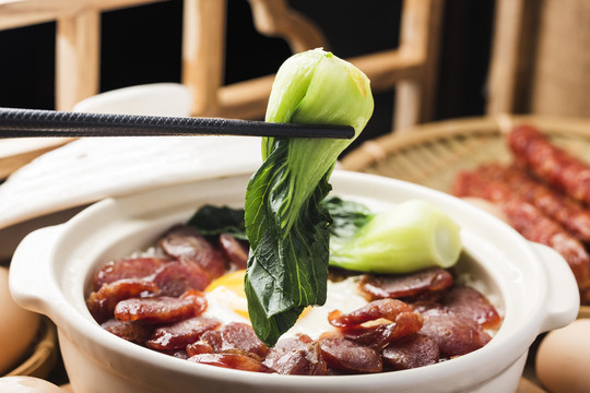 臘腸煲仔飯