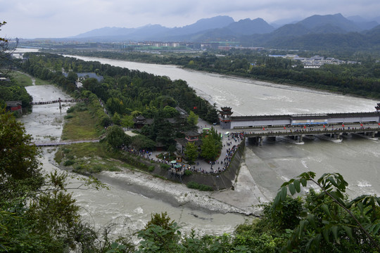 俯瞰都江堰