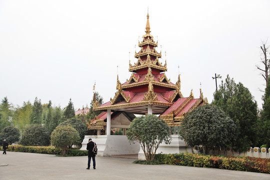 白马寺缅甸佛殿苑