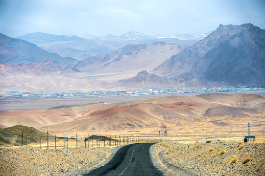 西藏阿里地区公路和县城