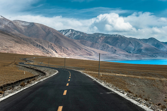 西藏那曲地区高山公路