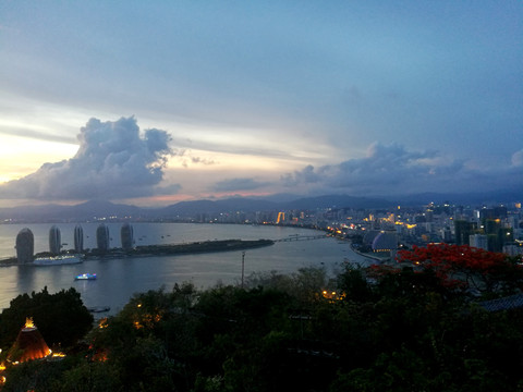 鹿回头公园夜景