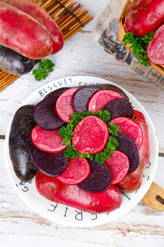 紫红土豆拼盘