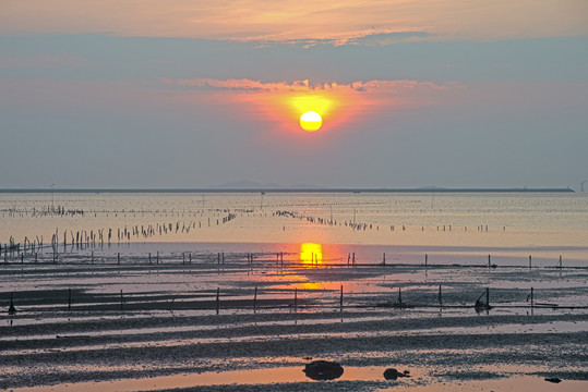 海上日出