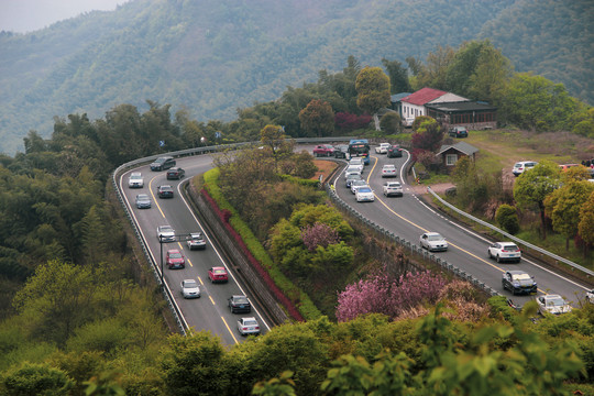 几字山路