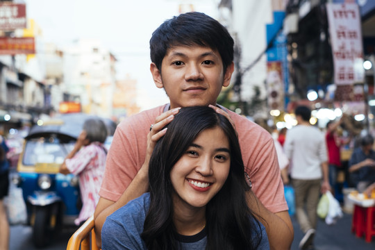 中国城的亚泰夫妇肖像。曼谷。