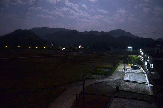 月夜鄉村