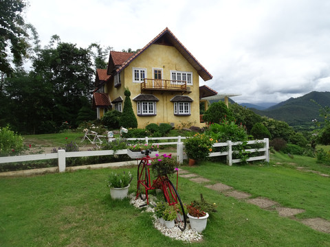 拜县黄色小屋