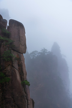 云雾中的黄山风景