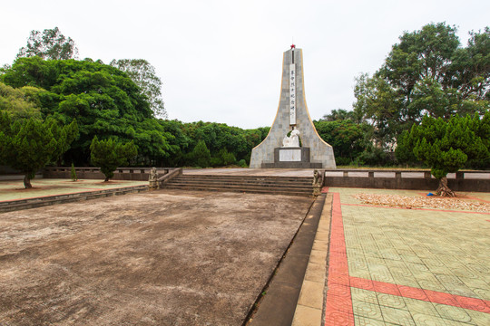 湛江市徐闻县烈士陵园纪念碑