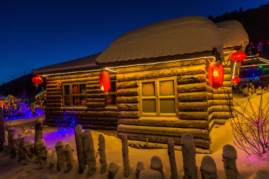 雪村红灯笼夜景