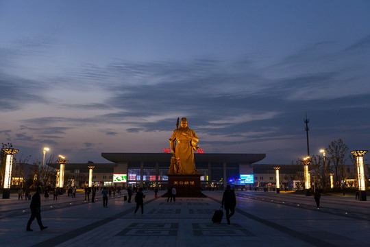 运城北站夜景