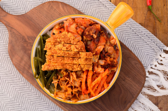 炸雞烤肉拌飯