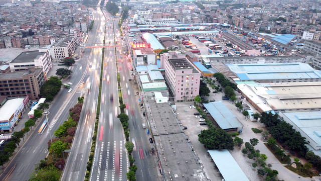 航拍东莞工业园区环城路车流公路