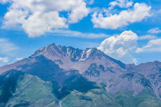 卓尔山祁连山