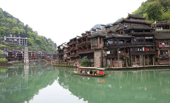 凤凰古城沙湾景区